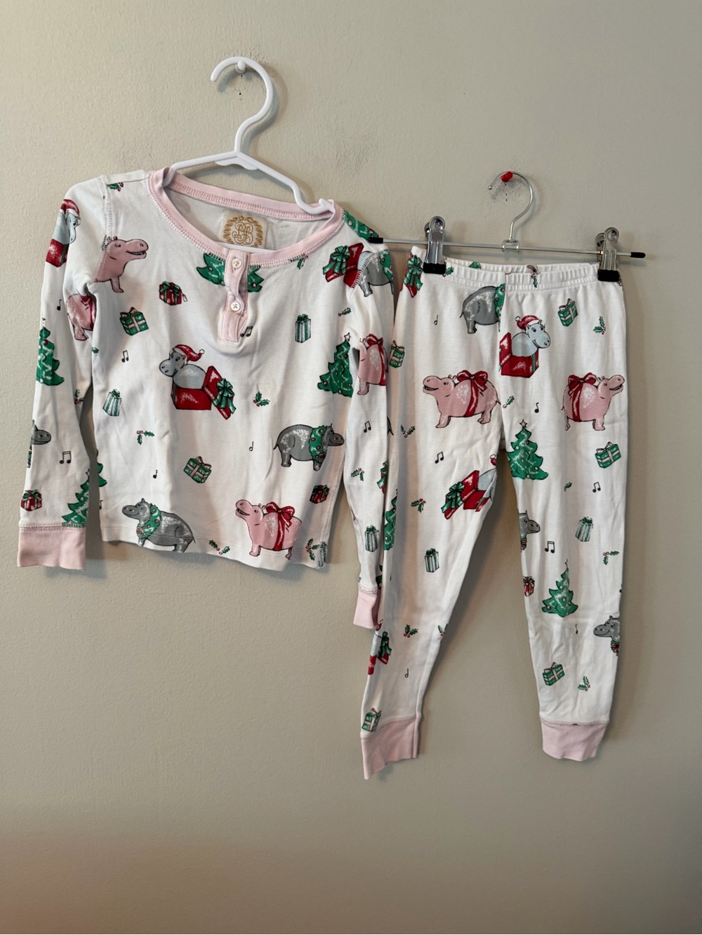The Beaufort Bonnet Company Holiday Hippo Print Pajama Set